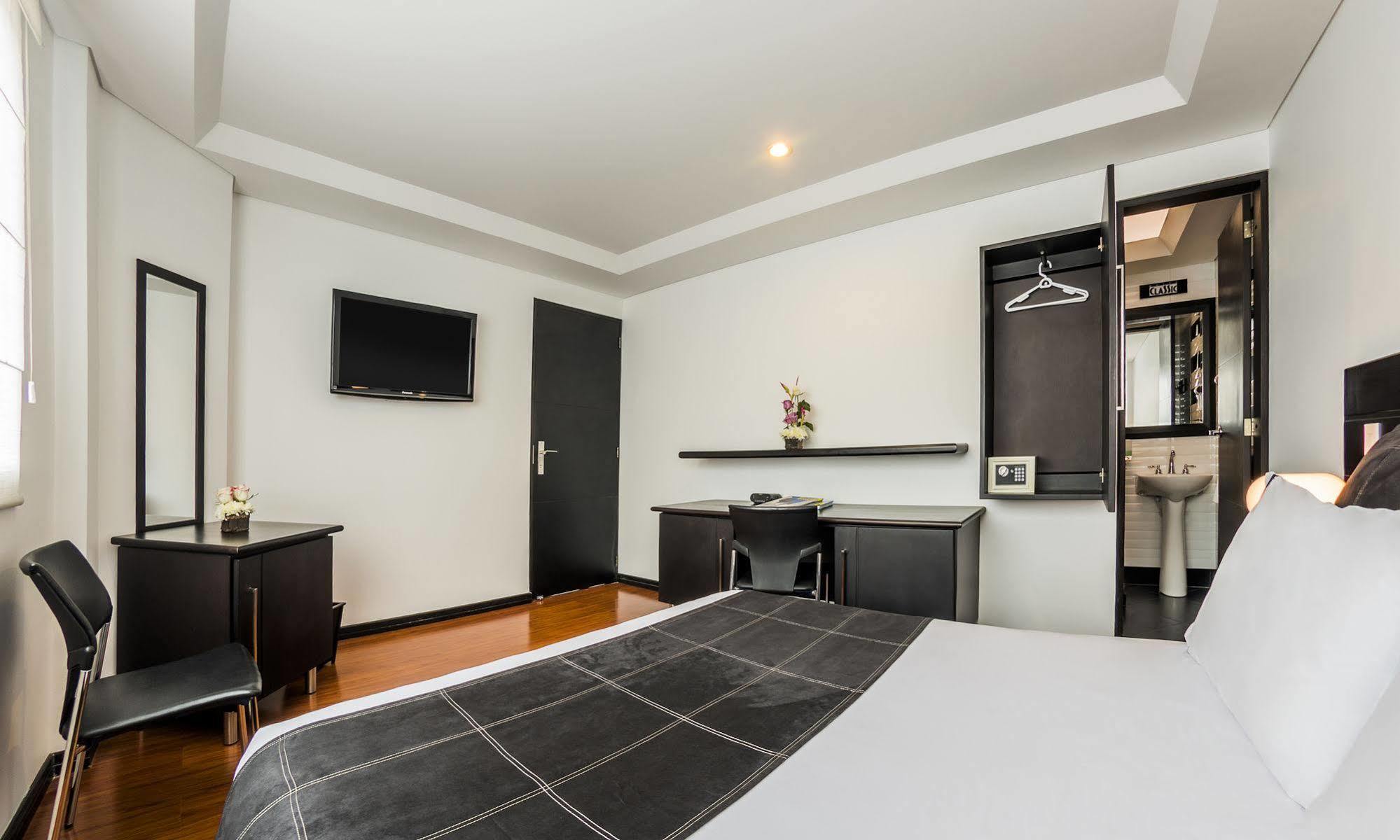 Hotel Classic Bogota Buitenkant foto